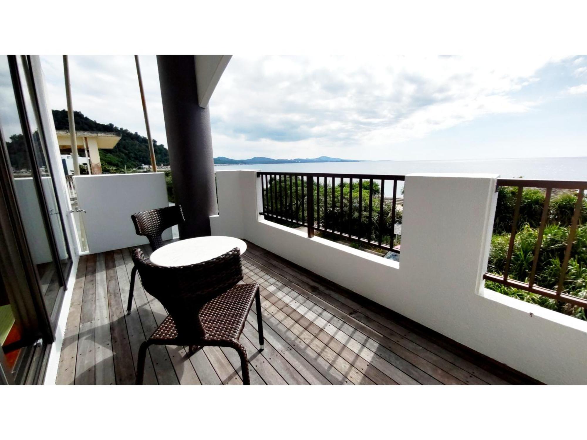 Kariyushi Condominium Resort Sea Side House Наґо Екстер'єр фото
