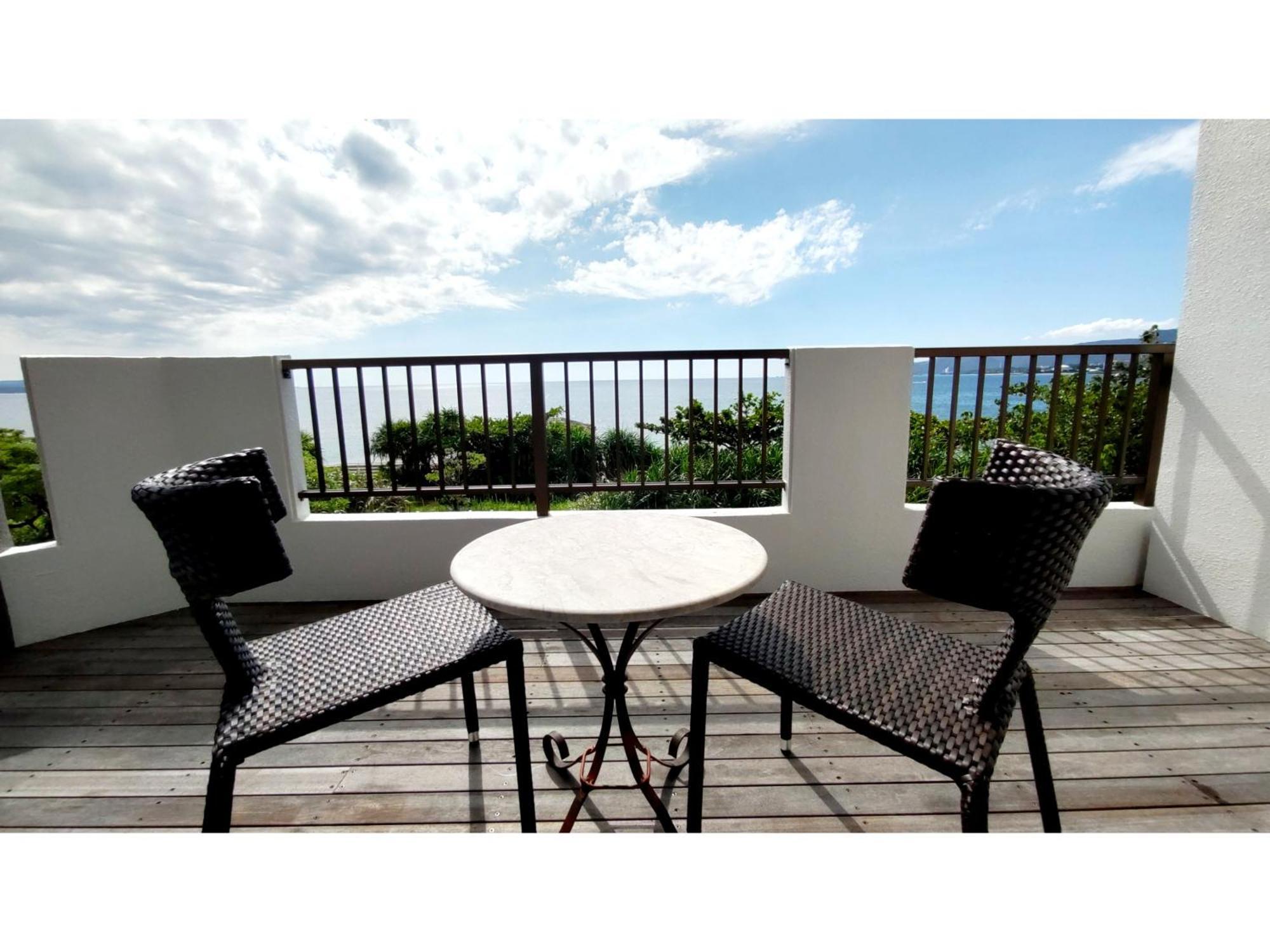 Kariyushi Condominium Resort Sea Side House Наґо Екстер'єр фото